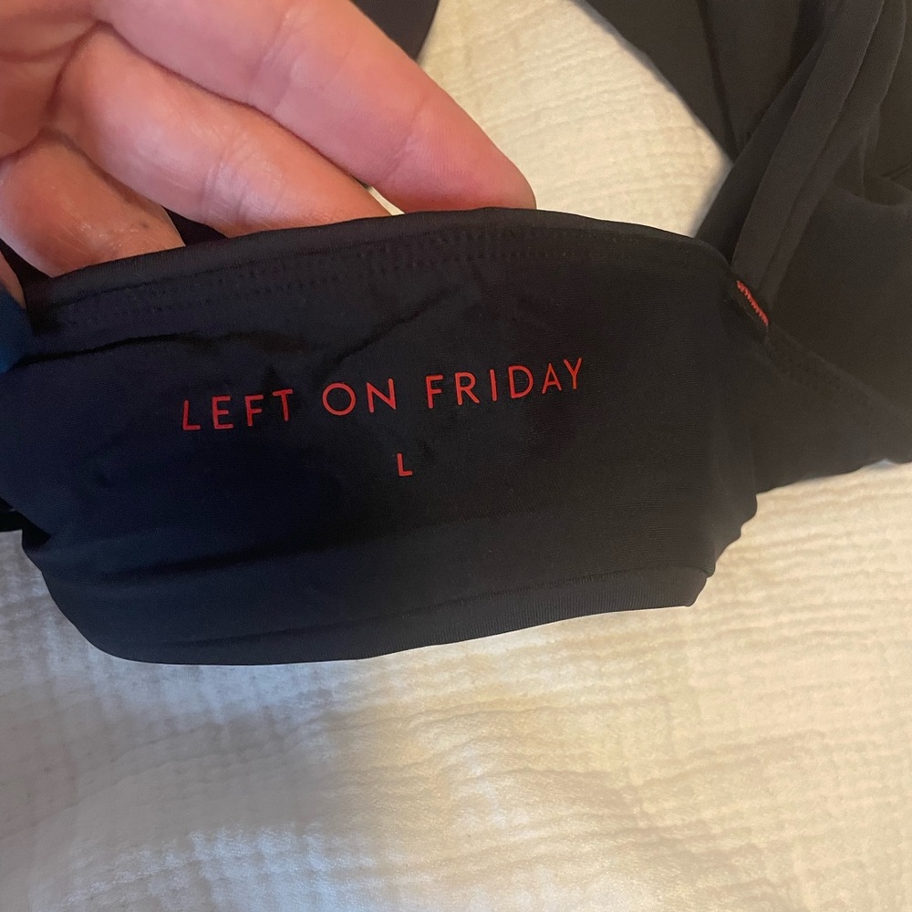 Left On Friday Black Pool Days D+ Swim Top - Picture 6 of 8